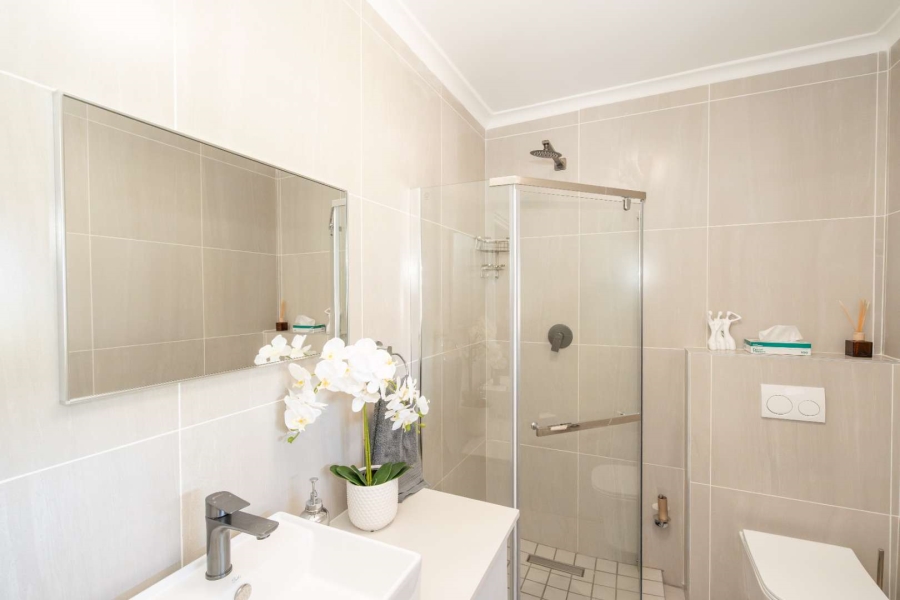 3 Bedroom Property for Sale in Middedorp Western Cape